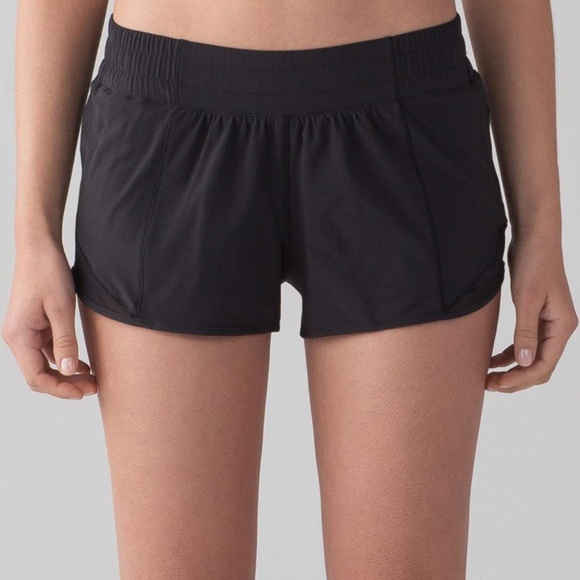 Lululemon Hotty Hot Low-Rise Lined Short 2.5" - Picture 2 of 5